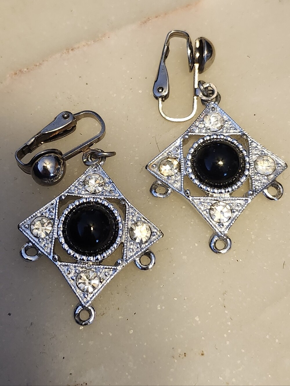 Vtg Sarah Coventry "Operetta" Silver Tone Rhinestone Black Stone Drop Earrings